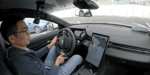 ueditorpic_20181222162215_1101.gif 倒库人工 (2).gif